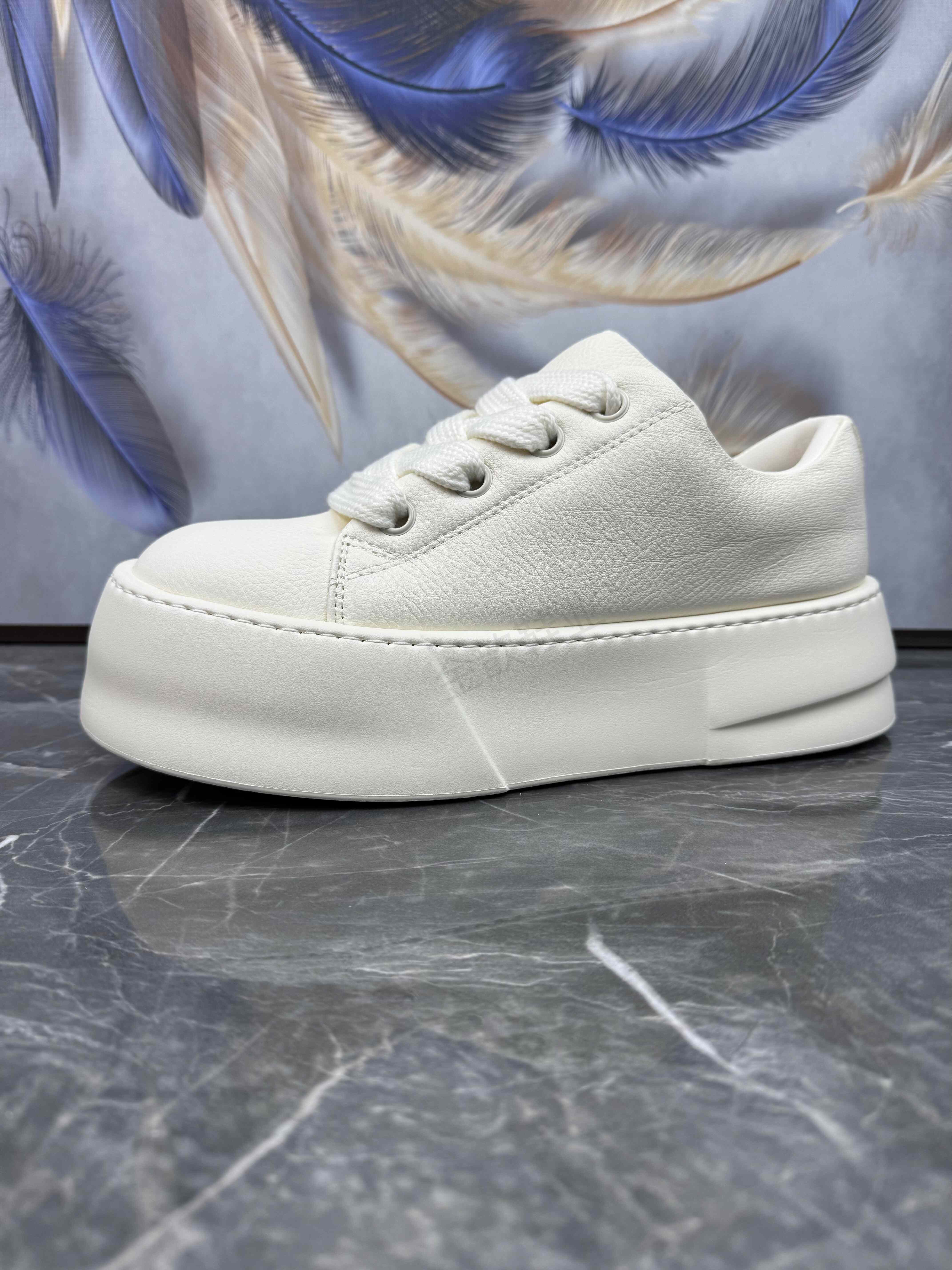 广州秋季头层牛皮轻便厚底潮鞋男