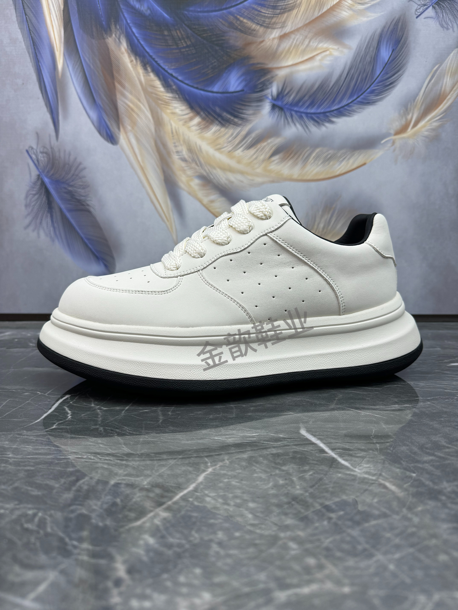 休闲鞋轻便厚底真皮鞋垫小白鞋