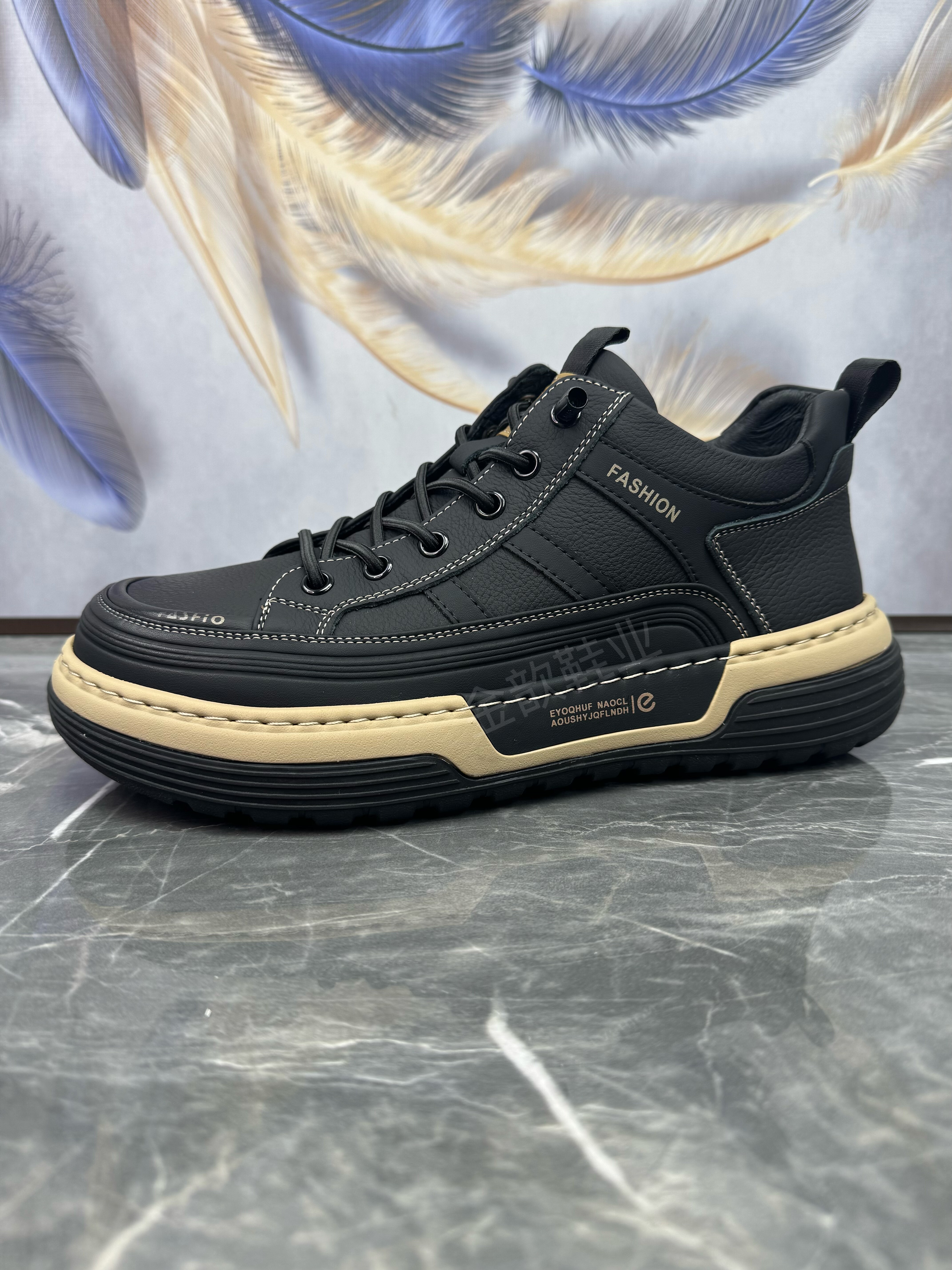 头层牛皮轻便软底中帮户外休闲鞋