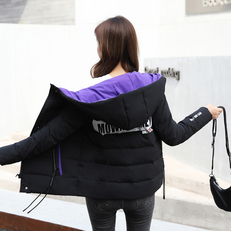 2020年新款字母印花直筒羽绒服