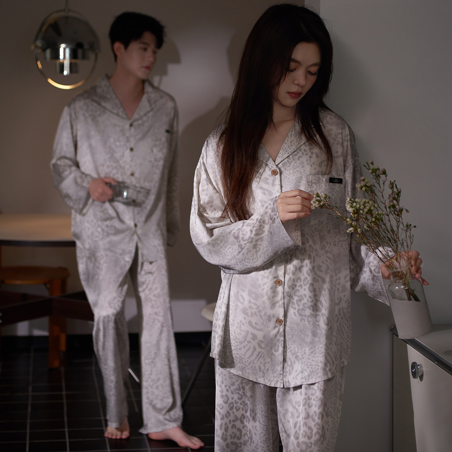 马克公主轻奢豹纹情侣睡衣女春夏季凉感冰丝长袖丝绸四季家居服男