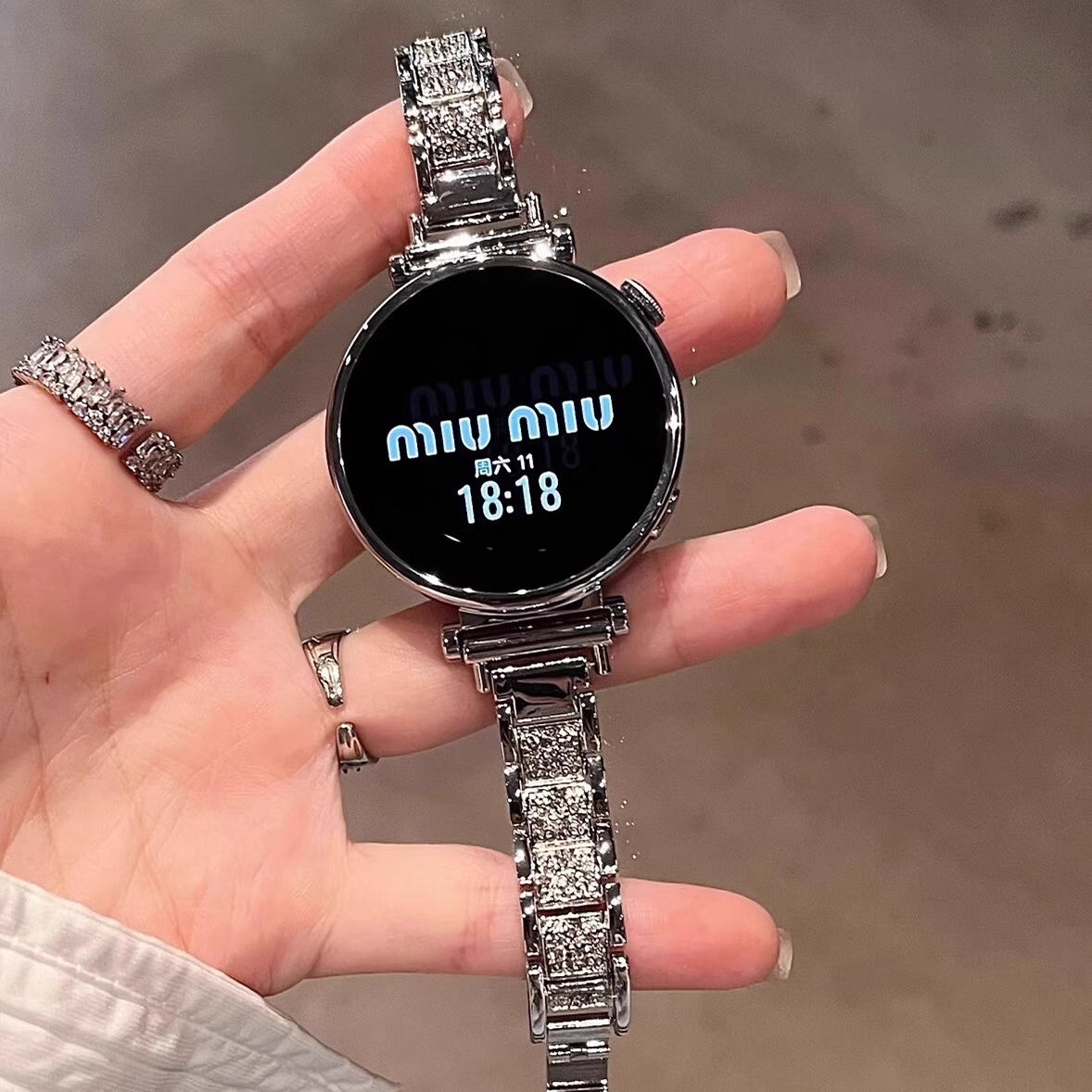 适用vivowatchgt表带女款手表iqoo watchgt新款满钻金属VIVO腕表智能IQOO女士手链高级感女式轻奢创意带JY