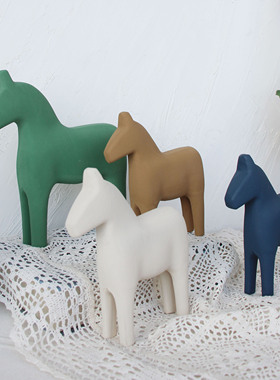 ins风木马木质摆件手工彩绘家居装饰品可爱玄关摆件全新纯色卡通