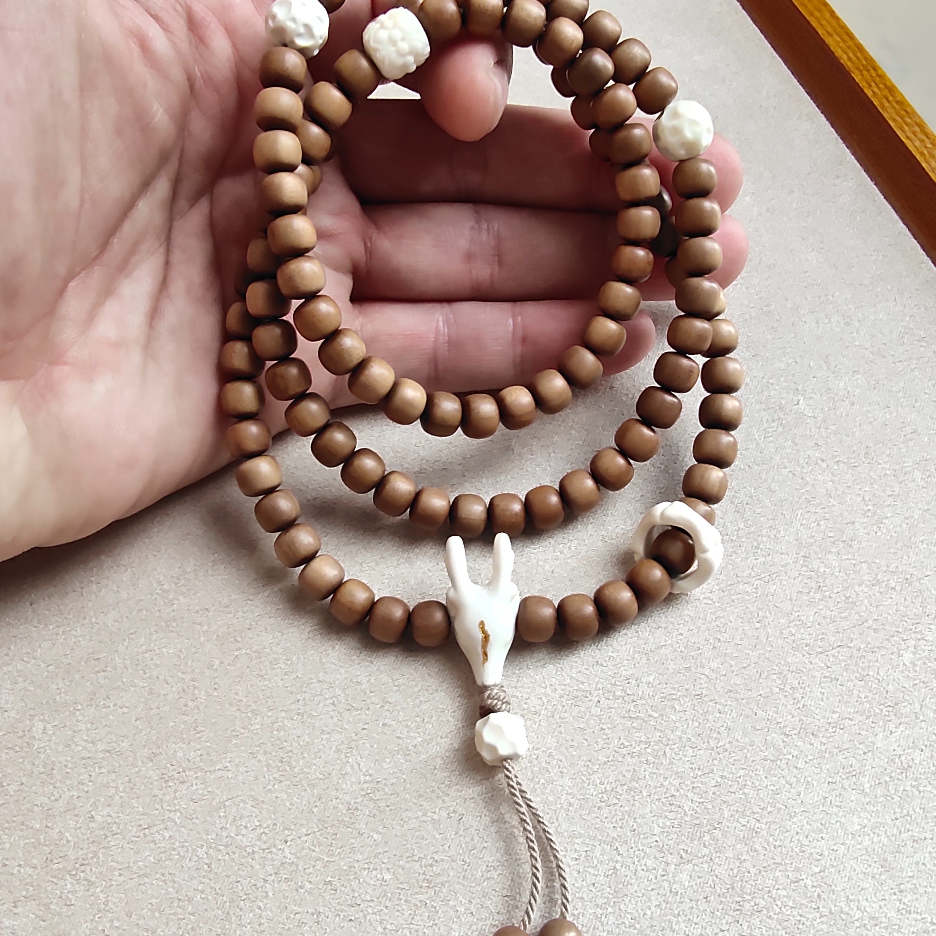 【山禾山檀】印度迈索尔老山檀黑肉108念珠猛犸牙牙配饰