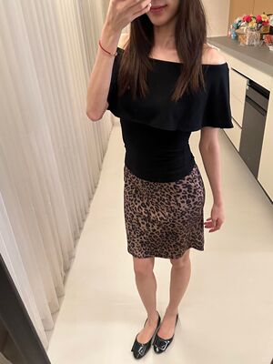 QUEENIE2026夏季新款 一字肩荷叶边上衣修身不紧绷百搭短袖T恤女