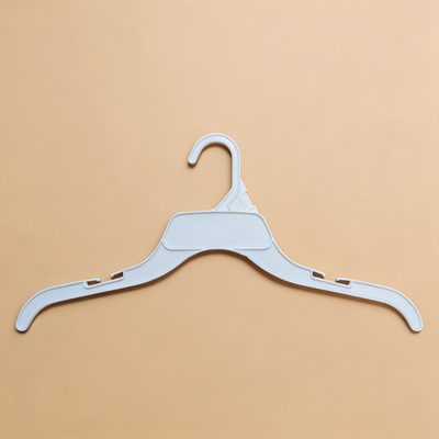半透明塑料服装展示衣架挂钩