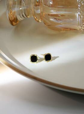 银针黑色几何方形耳钉 小巧精致简约养耳洞耳环小香风轻奢耳饰女