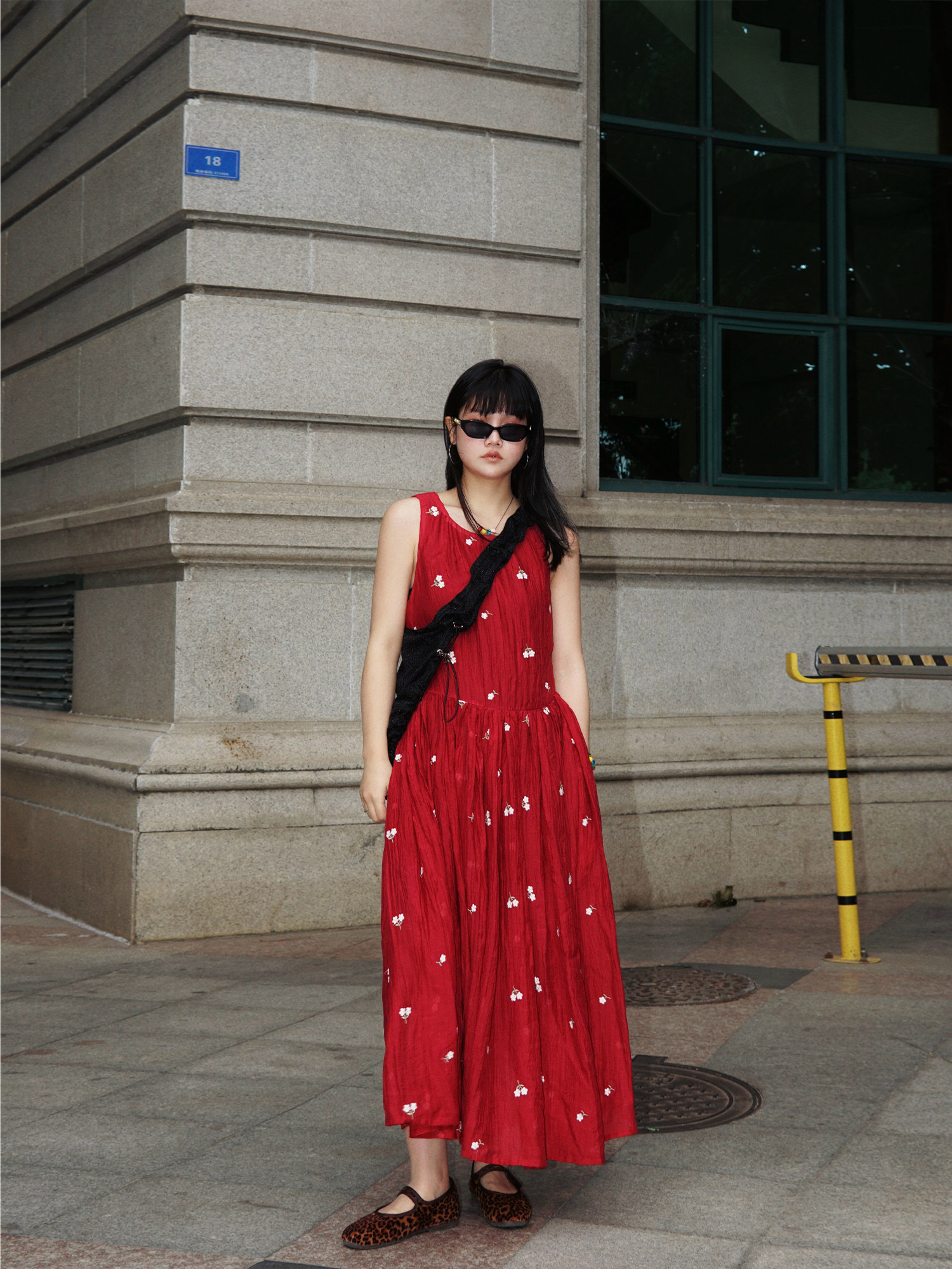 zopiclone复古小众超大摆蓬蓬裙圆领无袖刺绣重工连衣裙