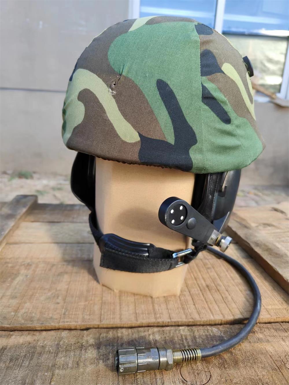 库存全新坦克头盔 骑行头盔 军迷收藏红色主题装饰户外耳麦送话器