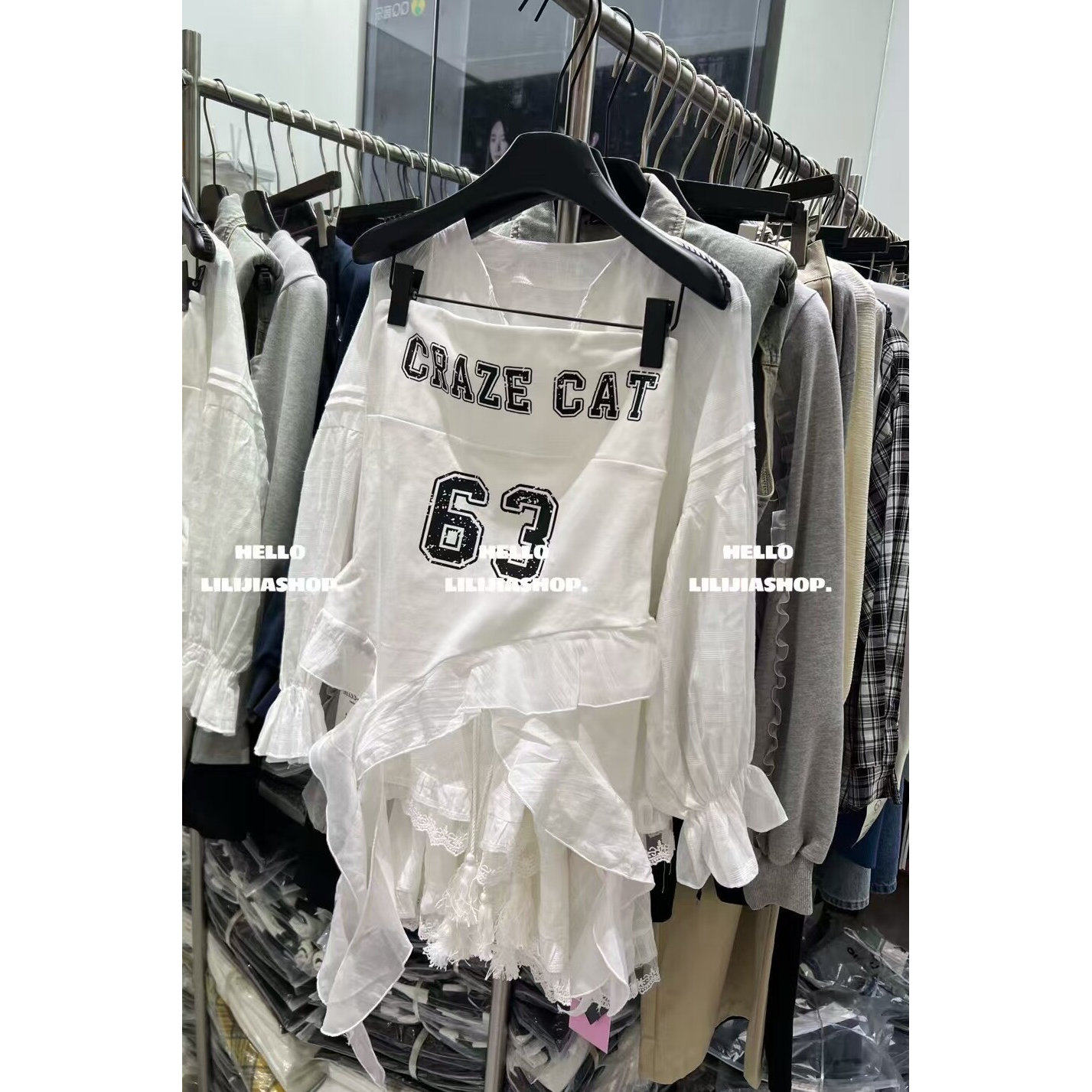 【五折】字母印花抹胸辣妹上衣款网纱拼接不规则修身性感小衫