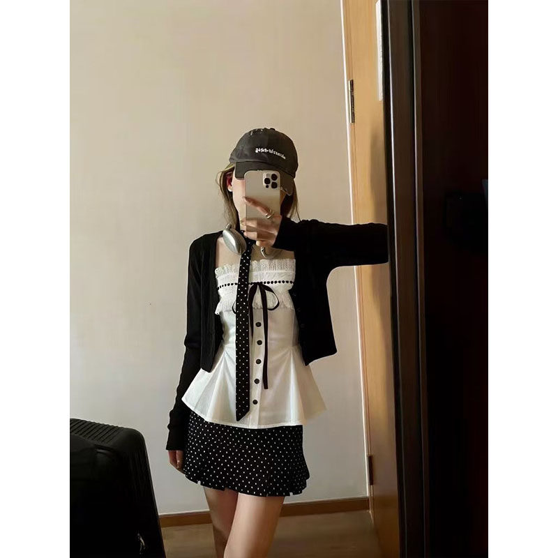 针织开衫+吊带上衣+波点短裙套装
