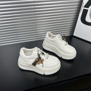 小个子板鞋 增高休闲鞋 潮 女2026新款 7CM松糕底真皮厚底马年小白鞋