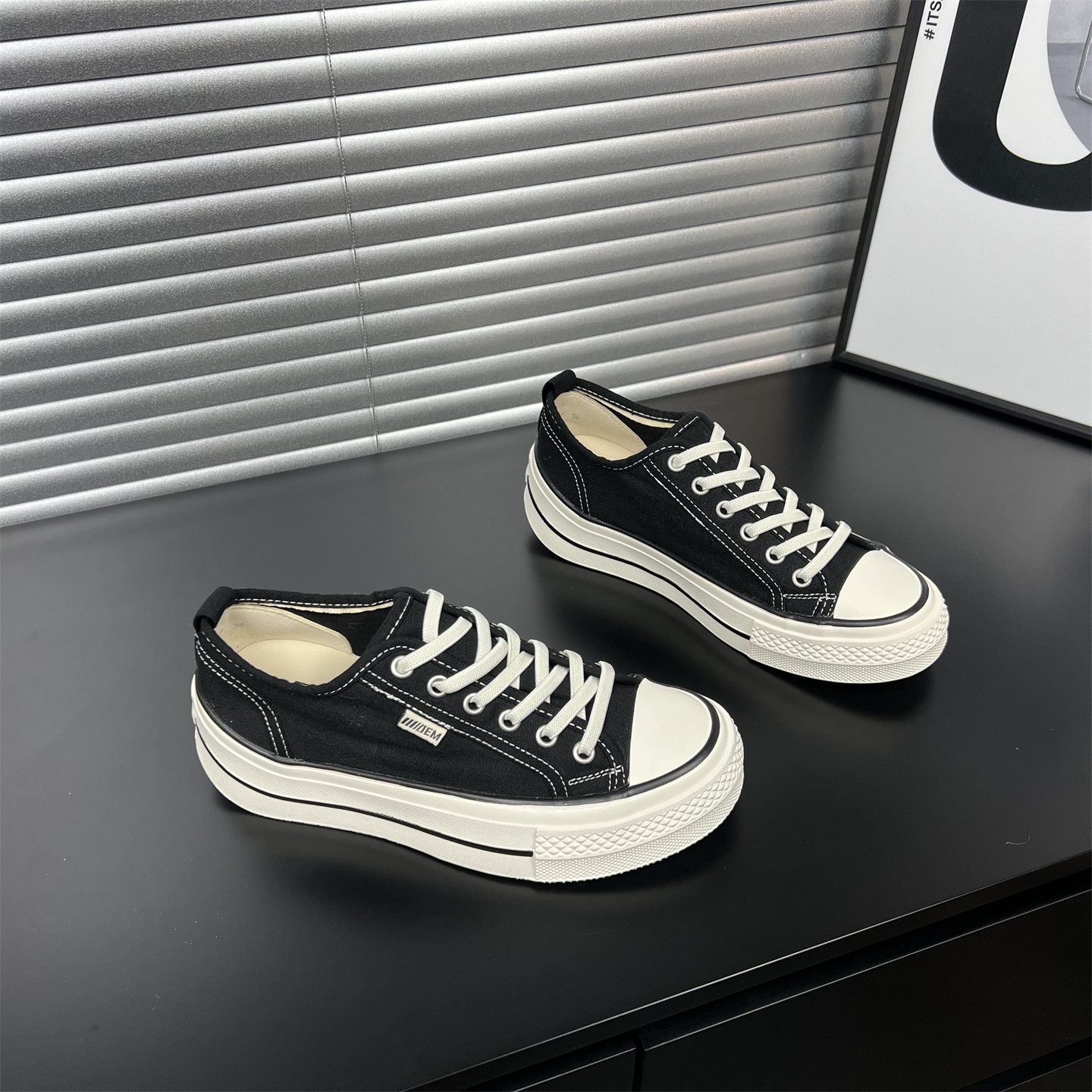 厚底薄款帆布鞋女2026春夏新款懒人一脚蹬圆头系带防滑休闲板鞋