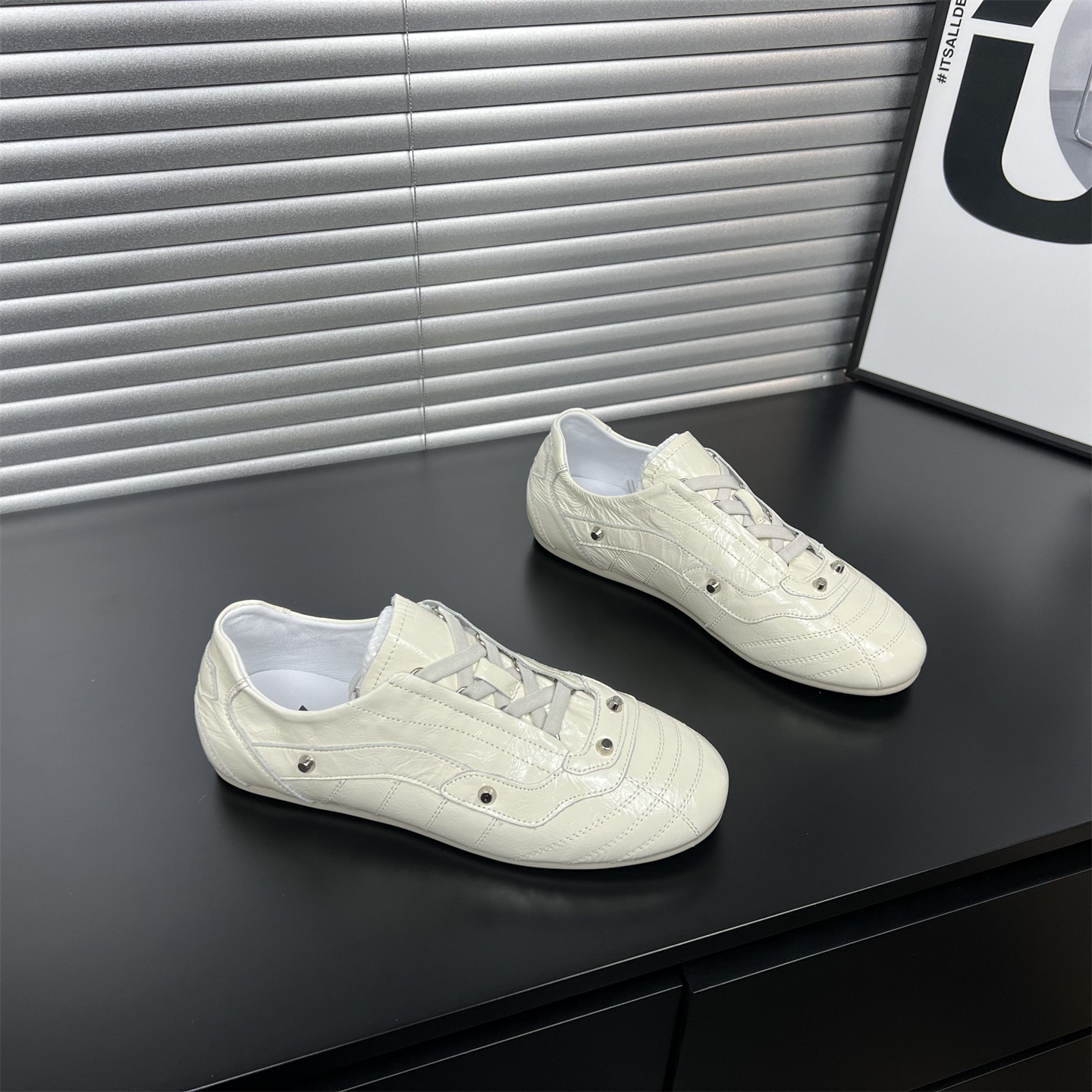 牛皮复古铆钉德训鞋女2026春季新款显瘦软底舒适系带休闲小白鞋,女鞋,德训鞋,淘宝优惠券,粉丝福利购,淘宝优惠卷