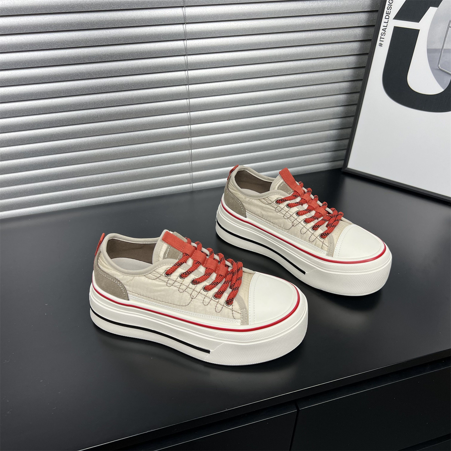 真皮厚底薄款帆布鞋女2026春夏新款拼色透气轻便百搭休闲时尚板鞋