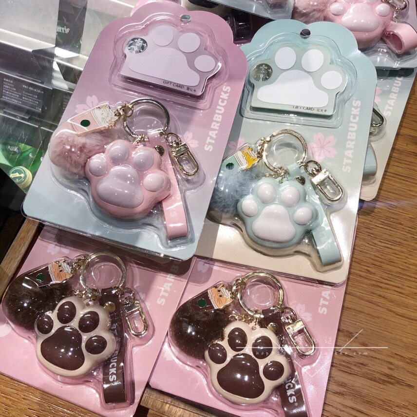 星巴克挂件2021新品樱花季限量萌宠踏春可爱粉色毛绒猫爪钥匙扣