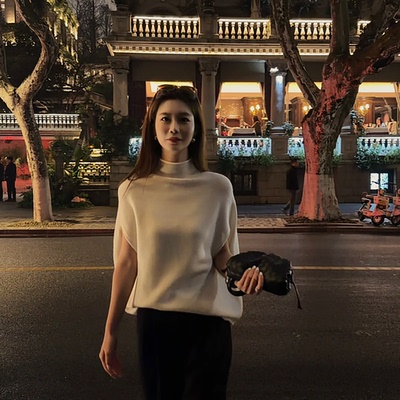 100%纯羊毛小众无缝一体毛衣斗篷