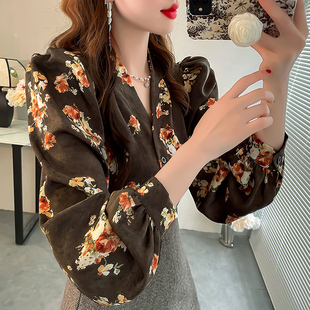 韩里韩气衬衫女设计感小众咖啡色上衣显瘦V领碎花泡泡袖秋装衬衣