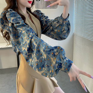 显瘦洋气高端别致小衫 领衬衫 女秋 上衣气质拼接西装 轻奢印花泡泡袖