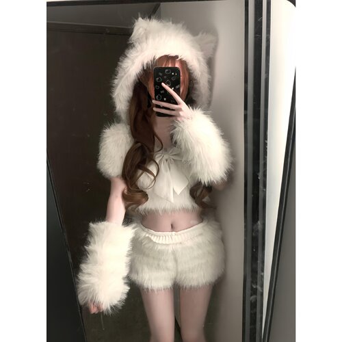 甜美可爱千金辣妹纯欲风毛绒绒帽子短款上衣高腰短裤圣诞节套装女