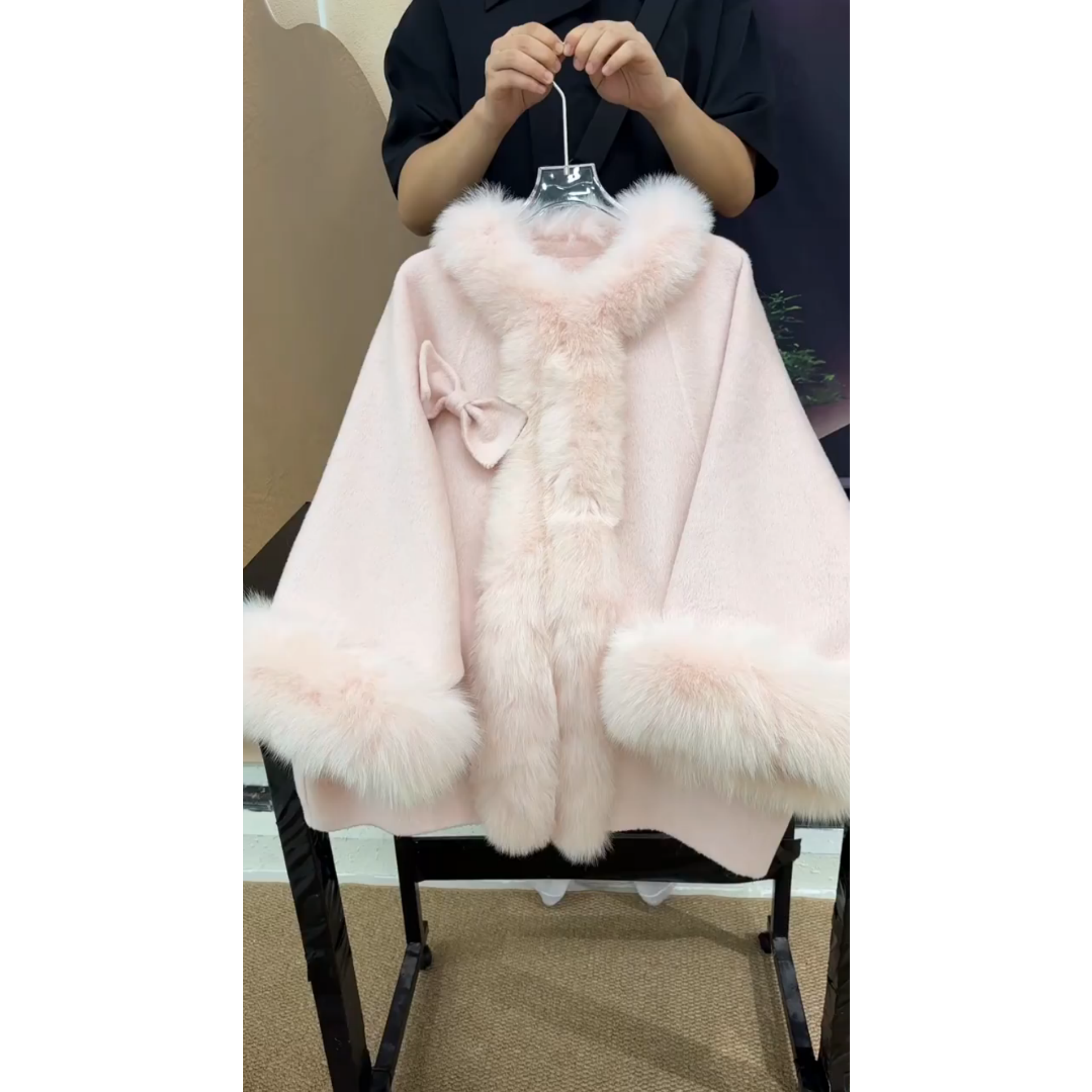 富家千金粉色气质狐狸毛毛领斗篷皮草大衣女高级感皮草外套小个子