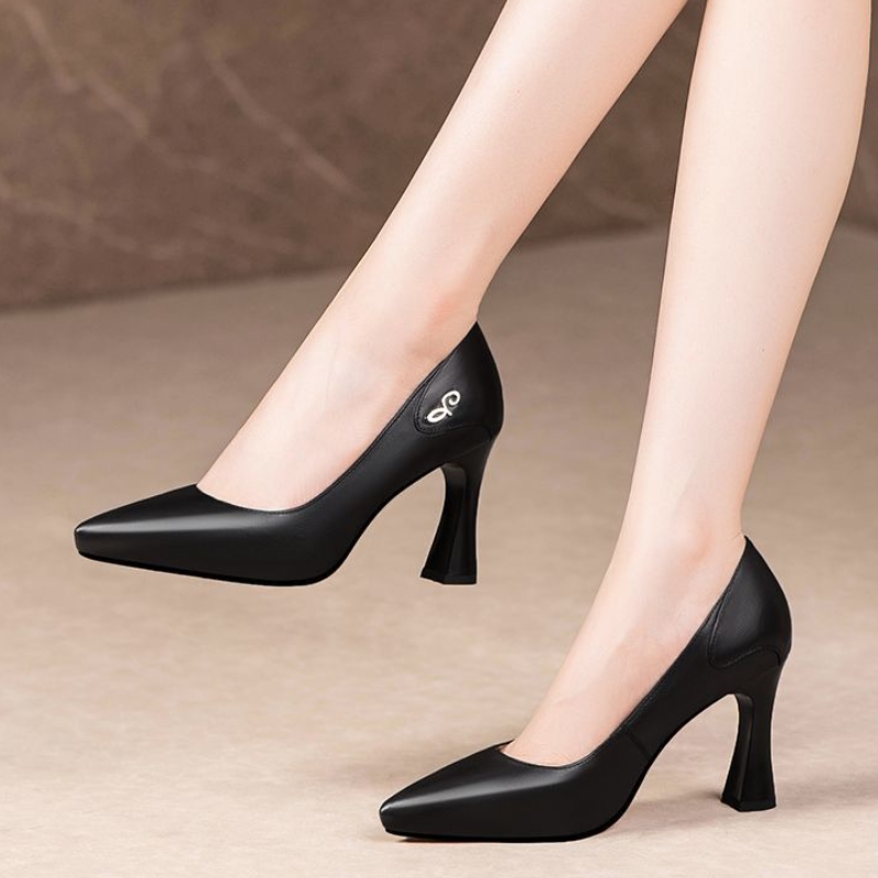 头层牛皮2025春季新款时尚尖头粗跟单鞋气质百搭酒红色高跟鞋女