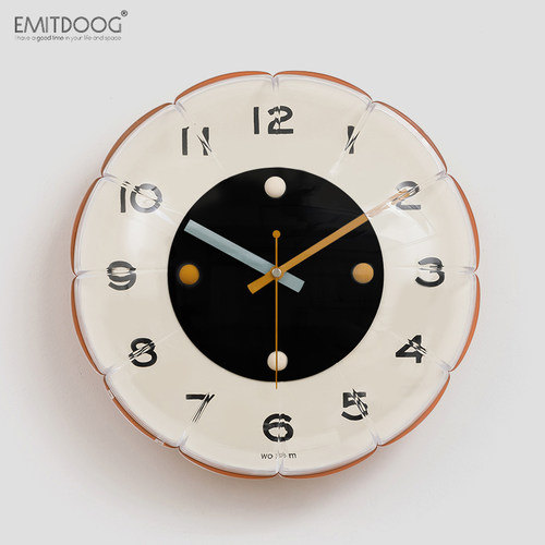 高颜值拯救白墙时尚挂钟