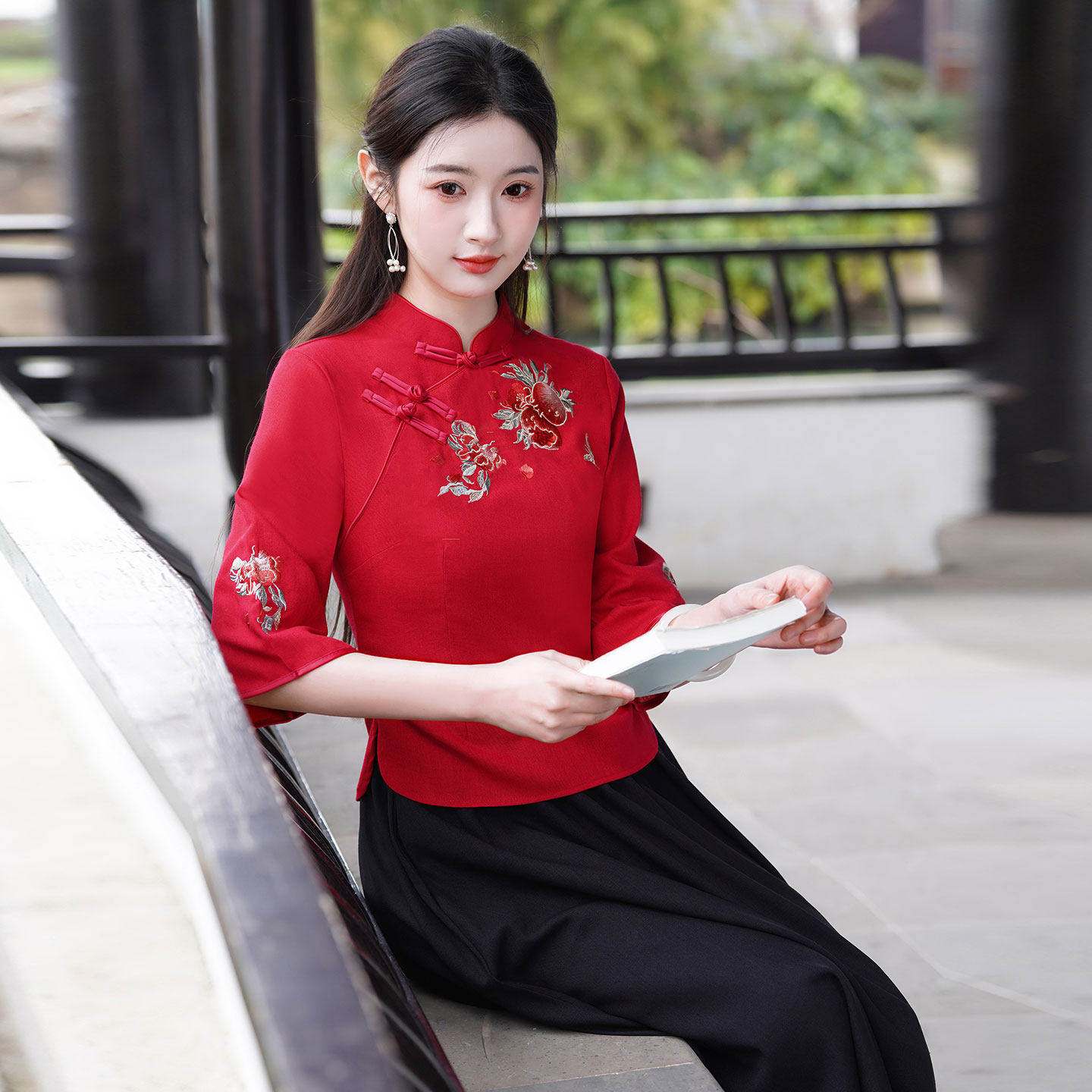 新中式红色刺绣上衣女国风改良旗袍唐装喜庆过年本命年套装两件套