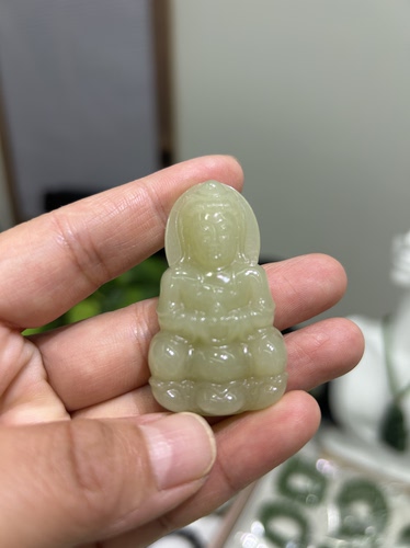 纯天然和田玉观音吊坠
