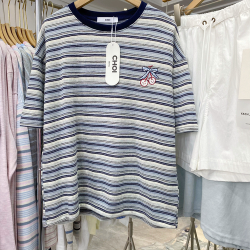 韩代款ch@东大门夏季新款刺绣樱桃撞色圆领条纹短袖宽松T恤女减龄