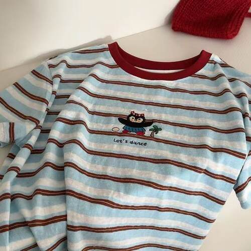 小企鹅八@奶韩国女装东大门订单洋气百搭圆领卡通刺绣条纹短袖T恤