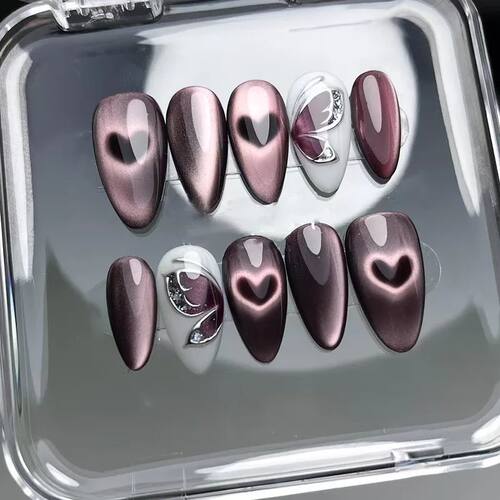 24Pcs Mid-length Almond Fake Nail Cat's Eye Love Heart Desig