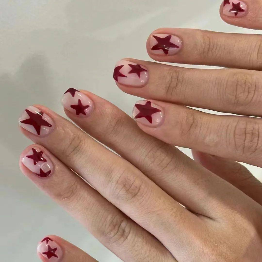 24Pcs Nude Color Press on Nails Red Five-pointed Star Design