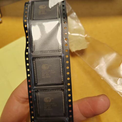 议价CY7C131E-25JXC剩余7PCS