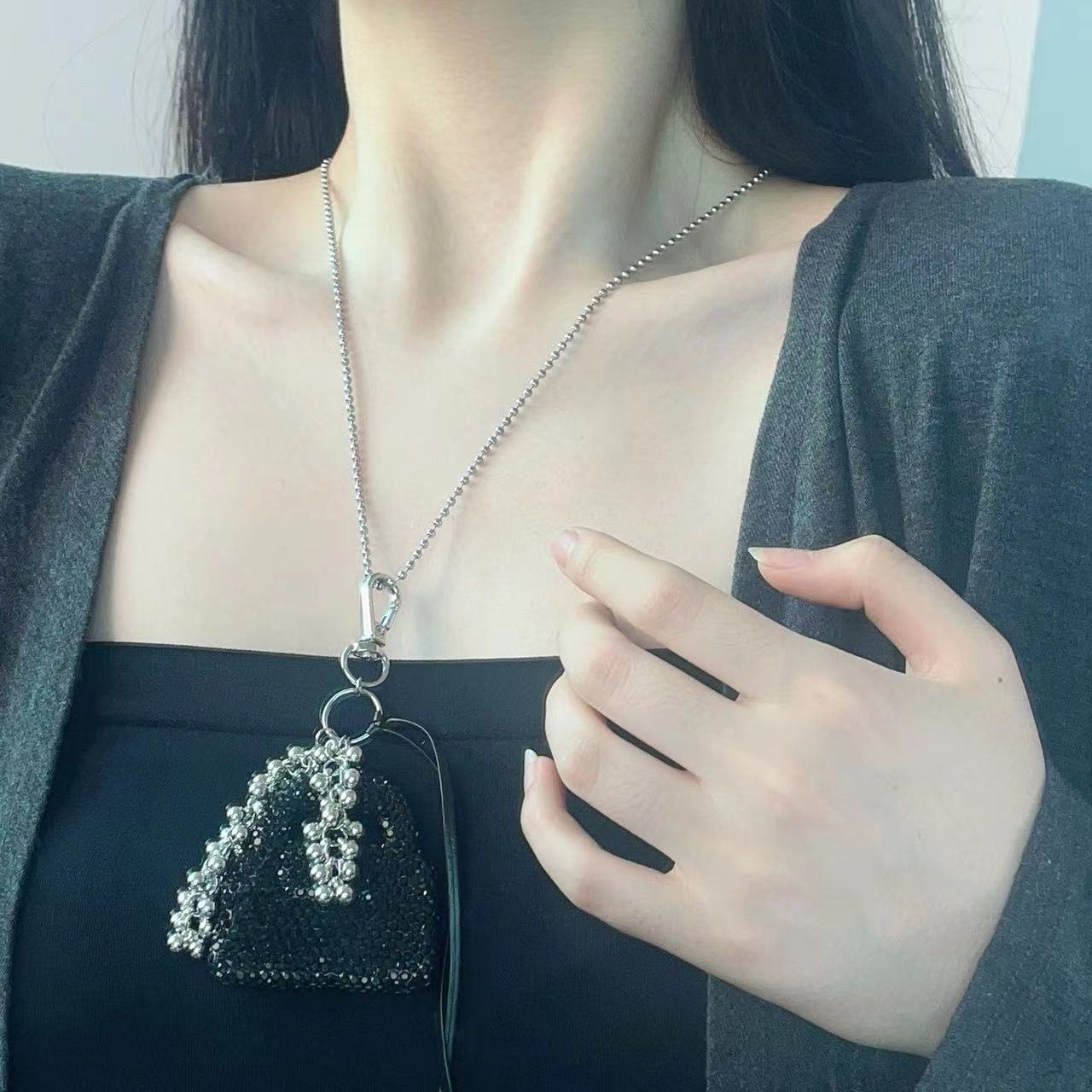 甜酷辣妹满钻包包圆珠吊坠项链轻奢气质高级感时尚潮流毛衣链新款
