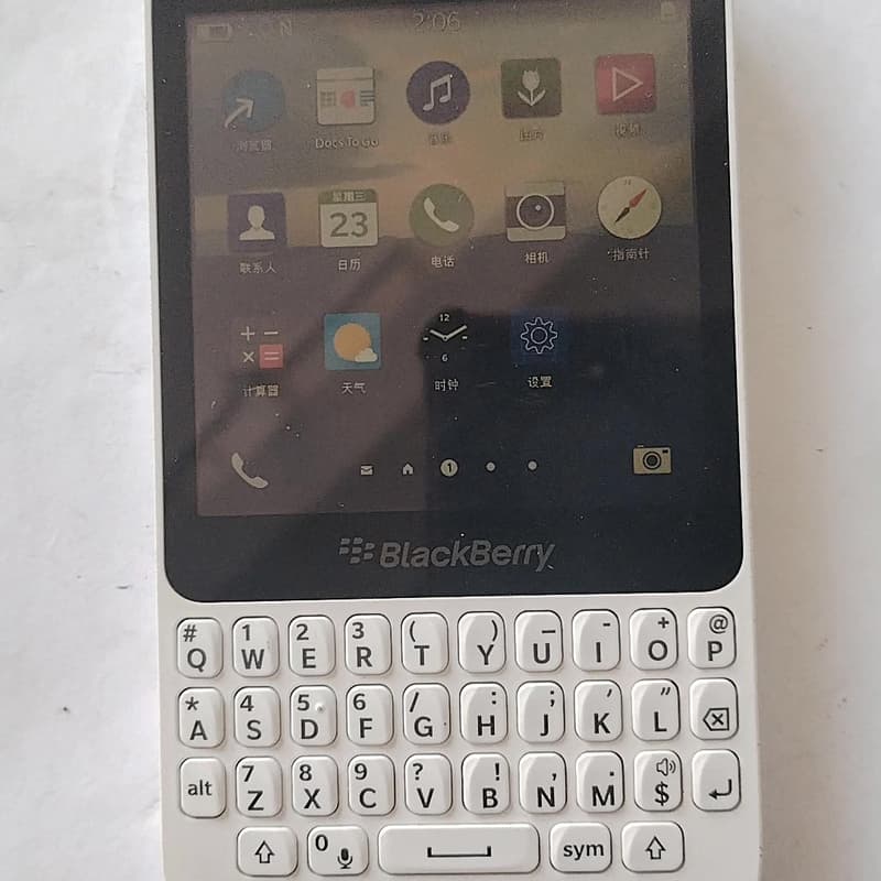 BlackBerryQ5 黑莓 白色8G内存可插内存卡--议价商品