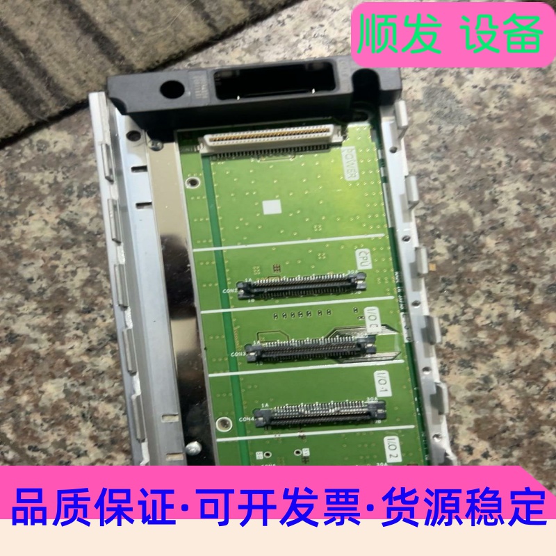 全新，R33B底板+标价+实物图拍摄，有划痕，介意勿拍--议价商品