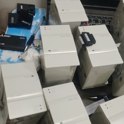 FX3U-4AD 95新20年21年原装正品三菱plc模块包--议价商品