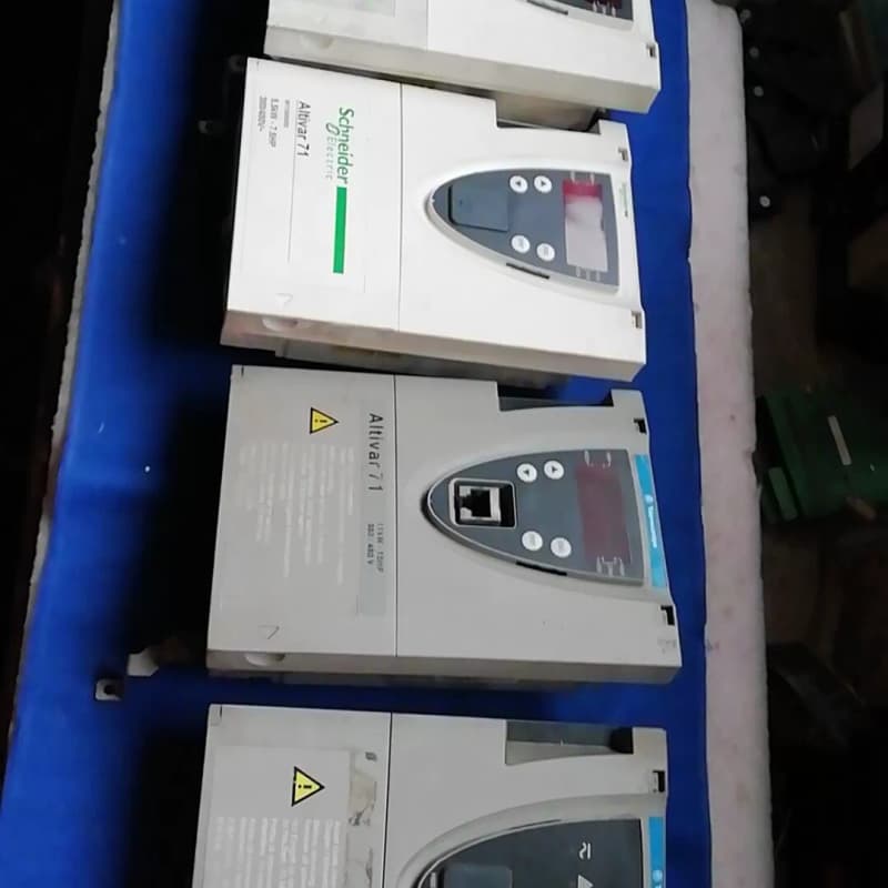 施耐德变频器ATV71,主板,接线板施耐德变频器ATV71,--议价商品