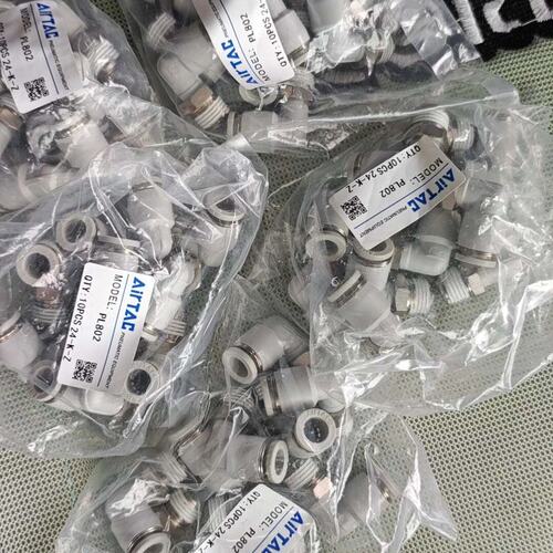 全新AirTac亚德客气管接头，型号PL802，原装正品，库--议价商品