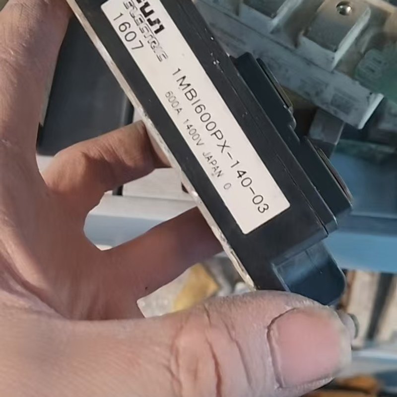 富士1MBI600PX-140-03 IGBT模块,轻微小裂--议价商品