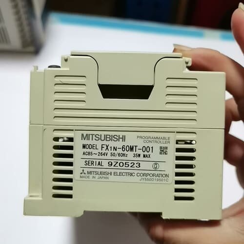 三菱PLC，FX1n-60MT-001，成色如图所示，缺两边--议价商品
