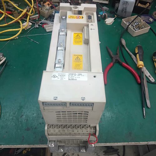 科比变频器12F5M1D-YB0A，功能正常。--议价商品