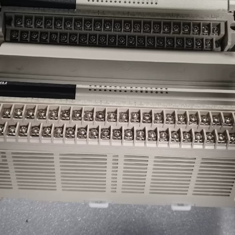 FX3U-64MT/ES-A 三菱国产PLC，成色如图，功能--议价商品