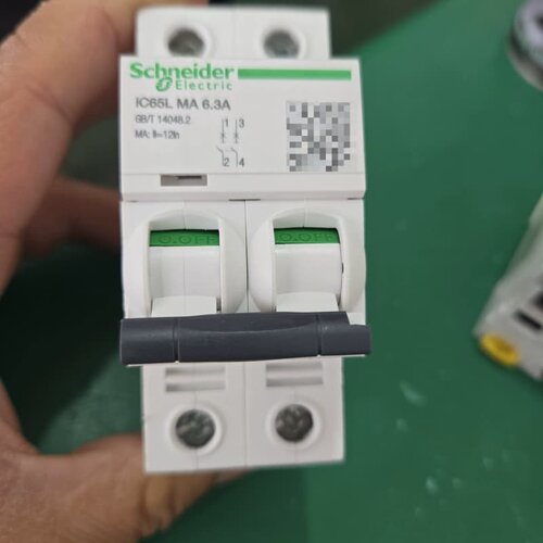 施耐德 IC60L MA 3P 4A--议价商品
