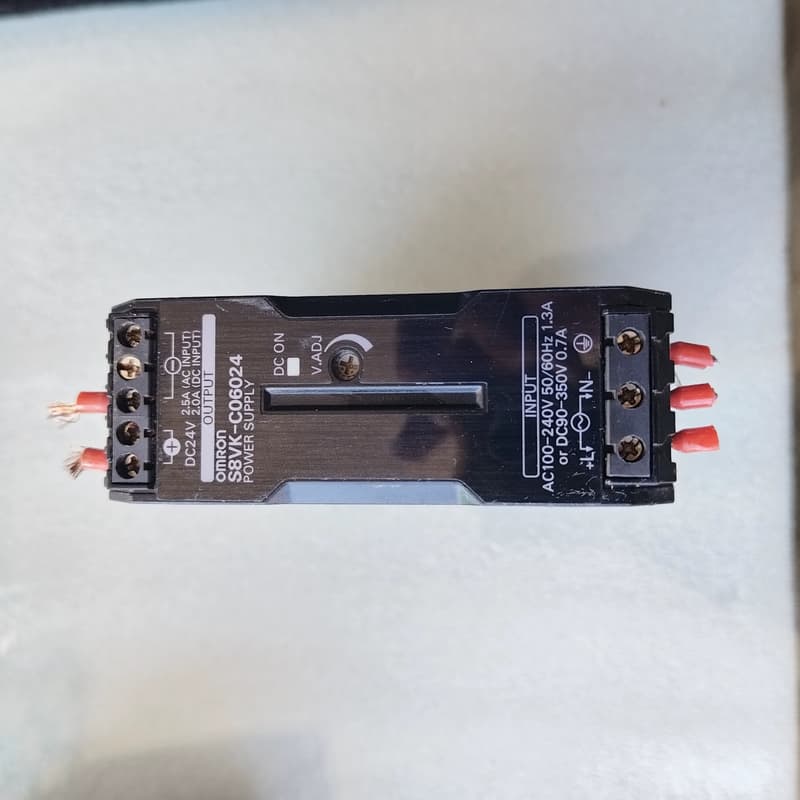 电源S8VK-C06024,拆机二手,外观成色如图。不--议价商品