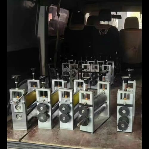 一铁一胶送料轮,可调辊轮,滚轮,实心滚轮,带胶滚轮轴承架固定