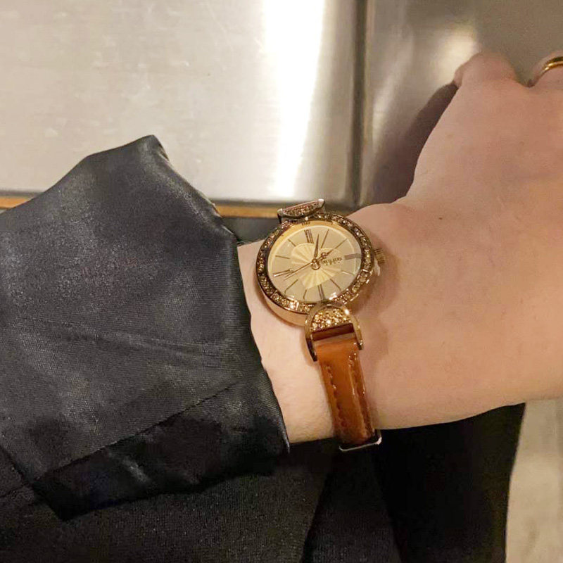 聚利时镶钻心形女款手表