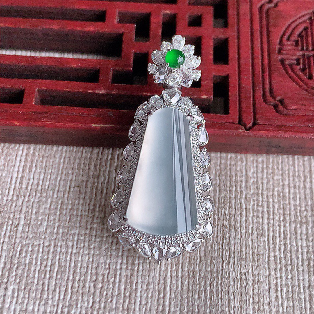 缅甸天然A货玉石翡翠老坑冰种手工精雕18K金伴钻白月光无事牌吊坠