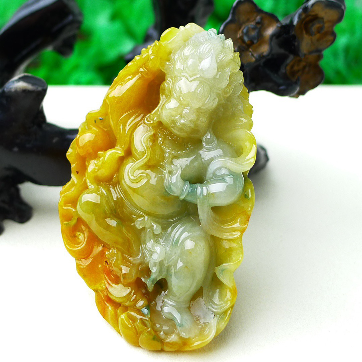 缅甸天然A货玉石翡翠 老坑冰种手工精雕俏色双彩黄翡不动明王吊坠